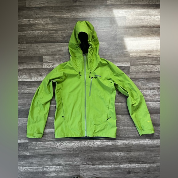Patagonia Men’s Calcite 2.5 layer Goretex Rain jacket - Picture 1 of 10